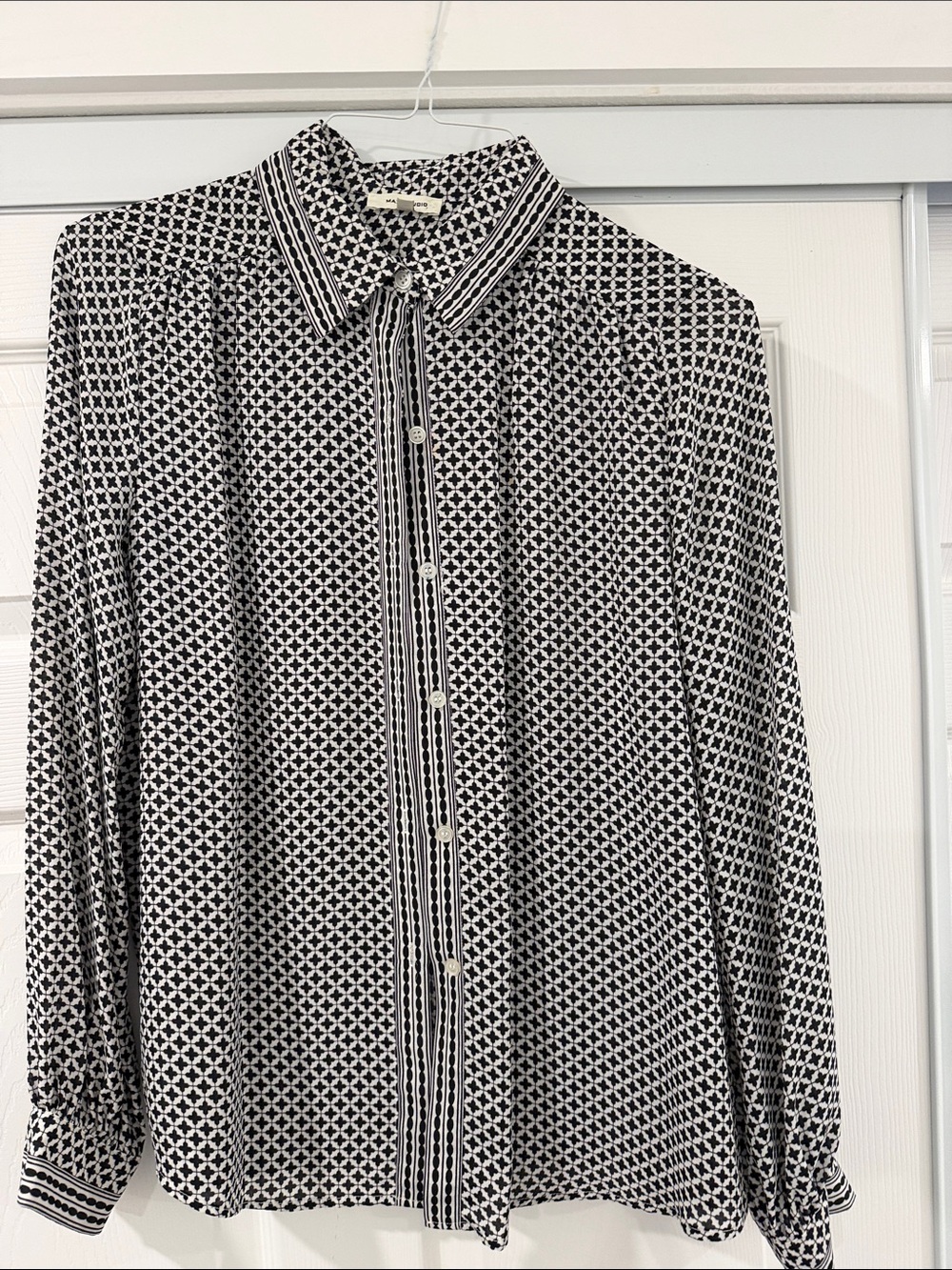 Max Studio Black and White Patterned Button-Front Blouse